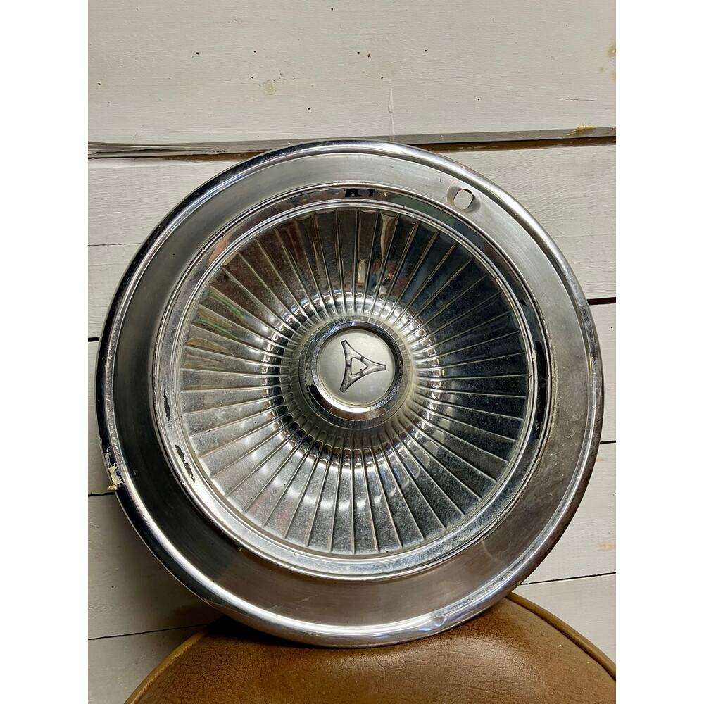 VTG Chrysler Pentaster Hubcap.